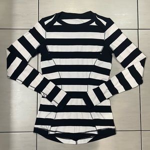 Lululemon Black and White Base Runner Long Sleeve Top Size 2